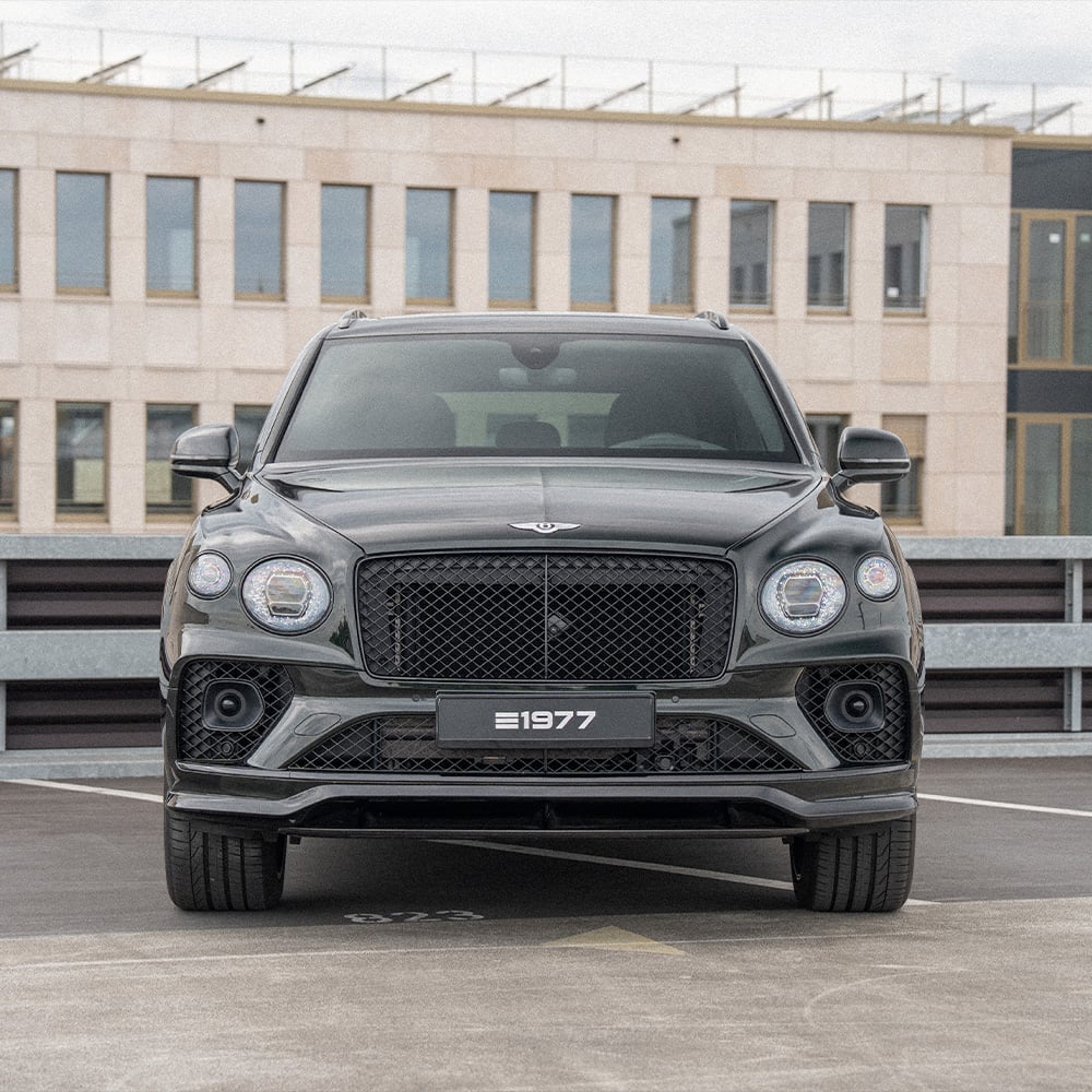 bentley-bentayga-azure-v8-fx679m4-1000x1000-02