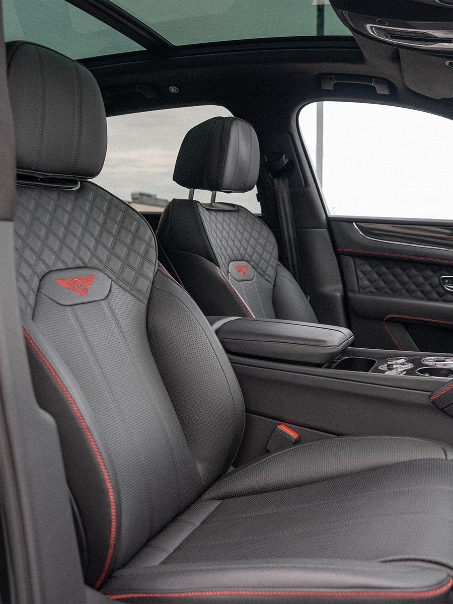 bentley-bentayga-azure-v8-fx679m4-900x1200-03