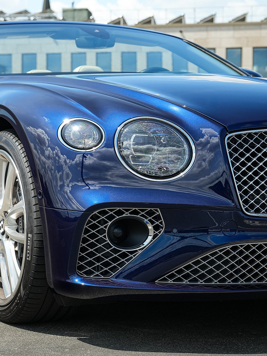 bentley-continental-gt-w12-cabrio-hs59fp7-900x1200-01