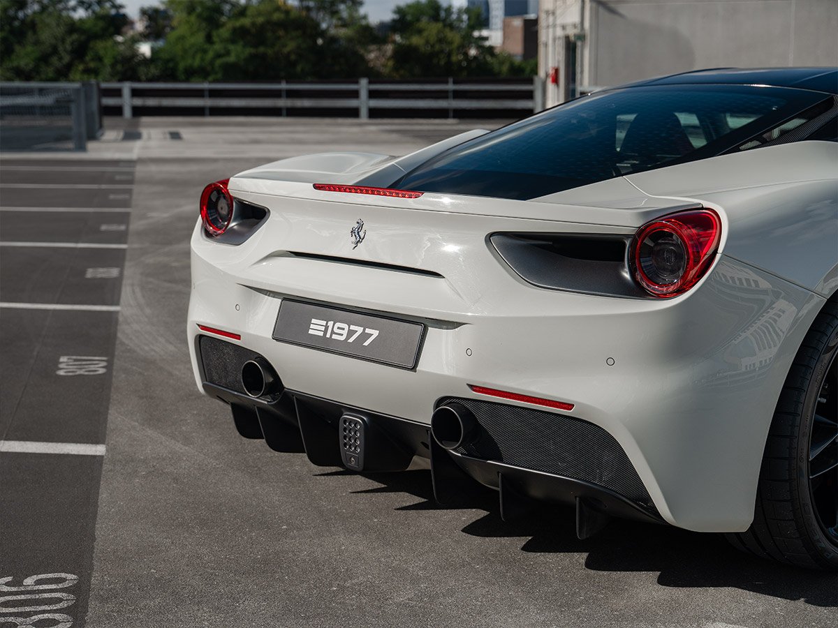 ferrari-488-gtb-est2325-1200x900-web-06