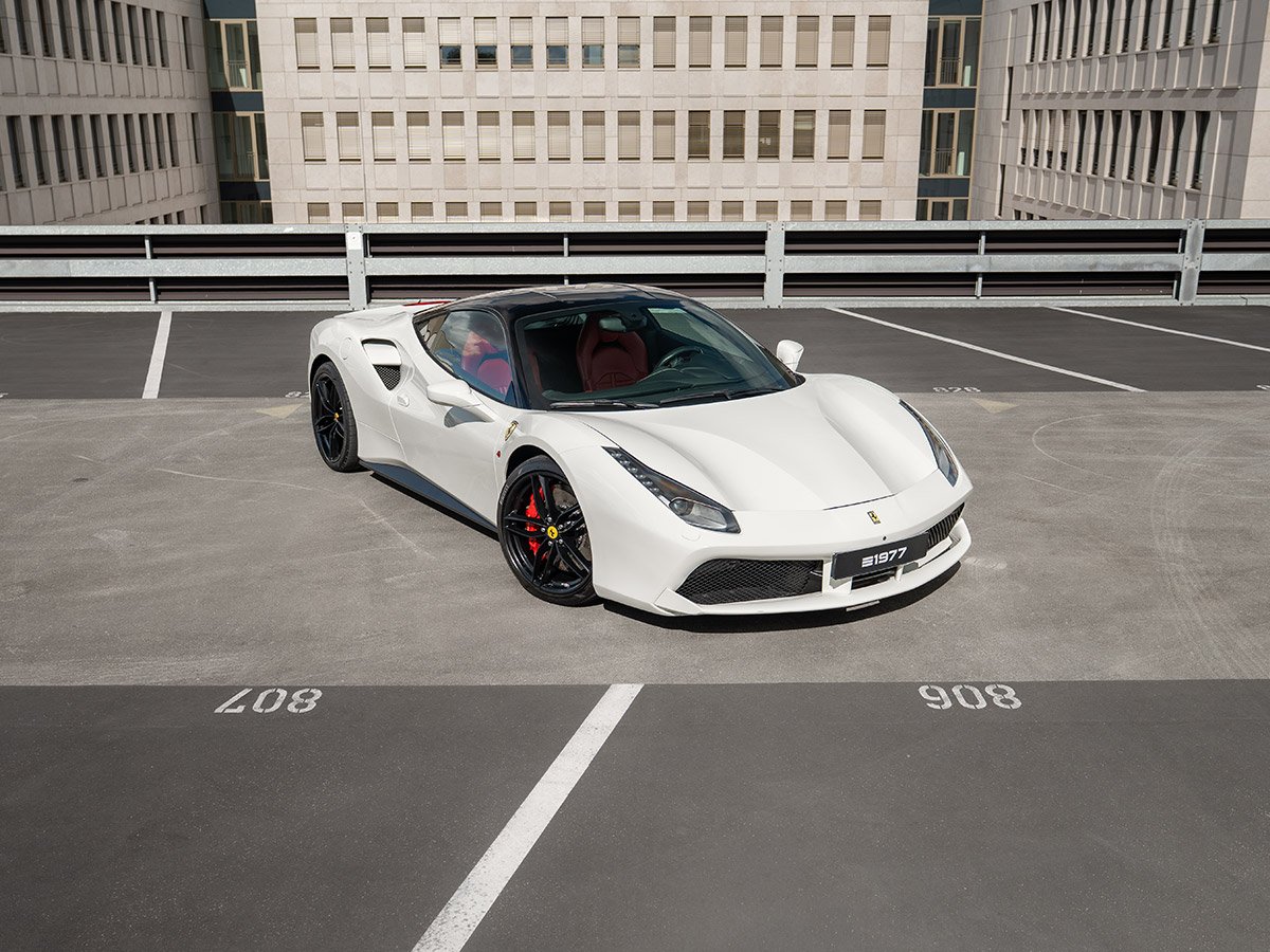 ferrari-488-gtb-est2325-1200x900-web-09