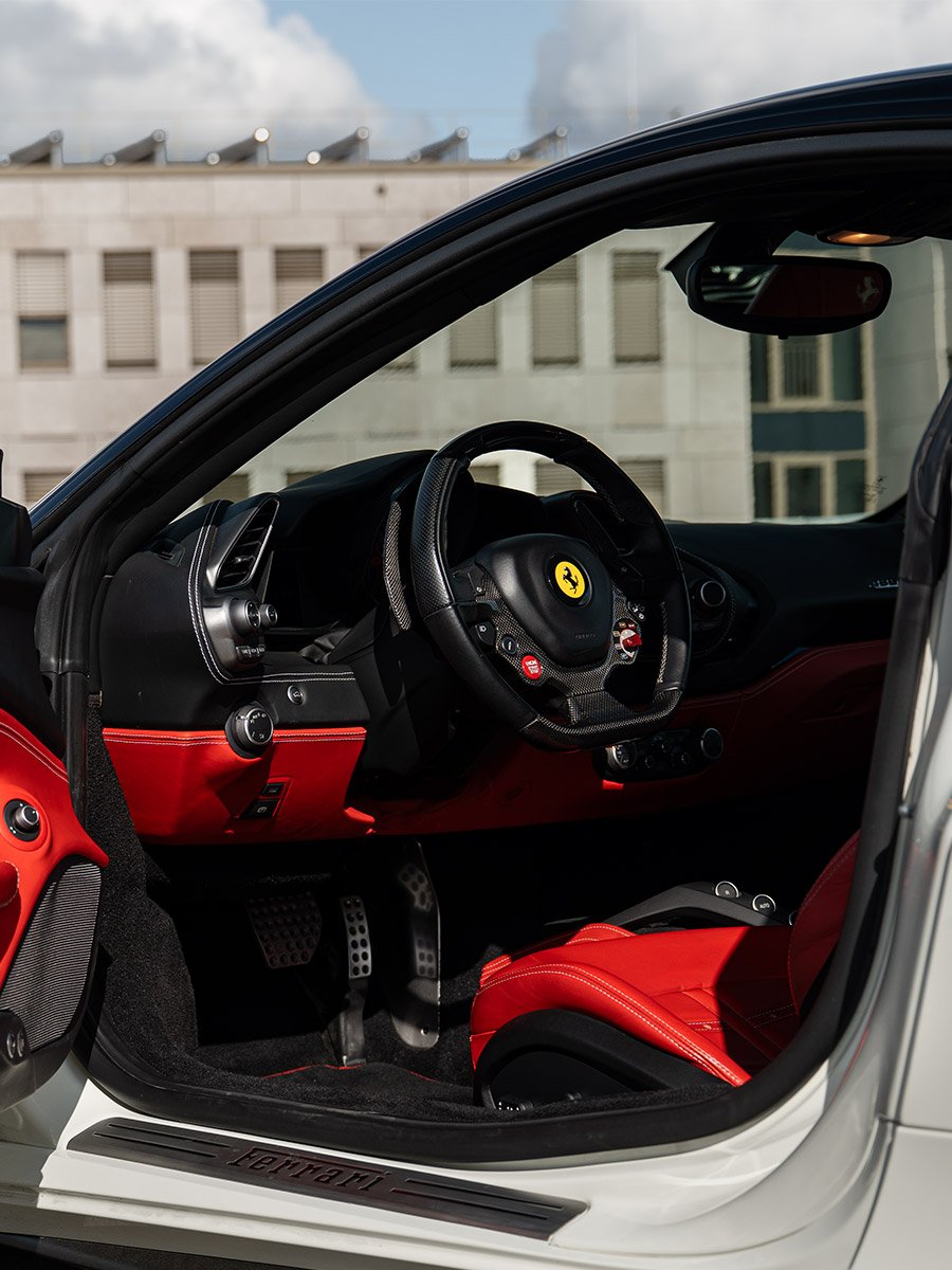 ferrari-488-gtb-est2325-900x1200-web-02