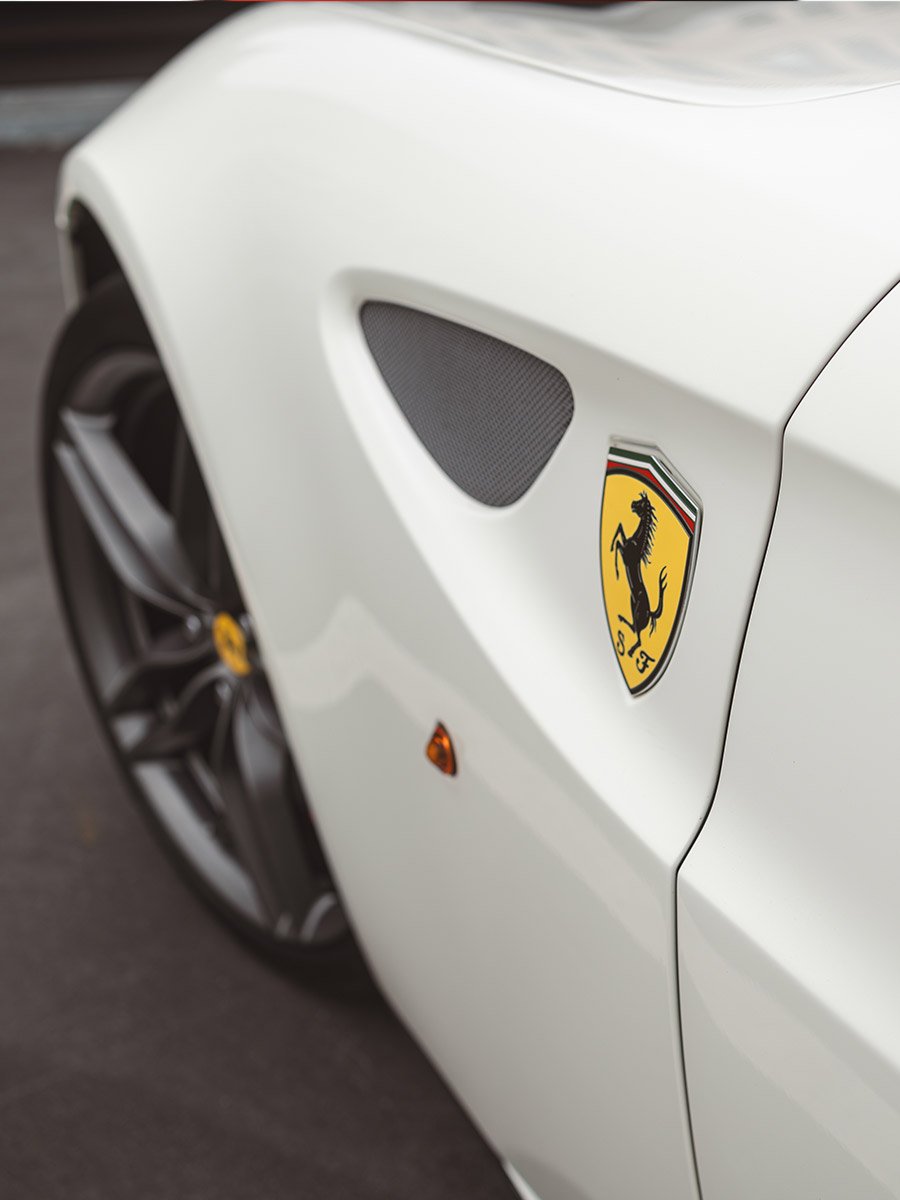 ferrari-ff-hs86ff1-900x1200-web-03