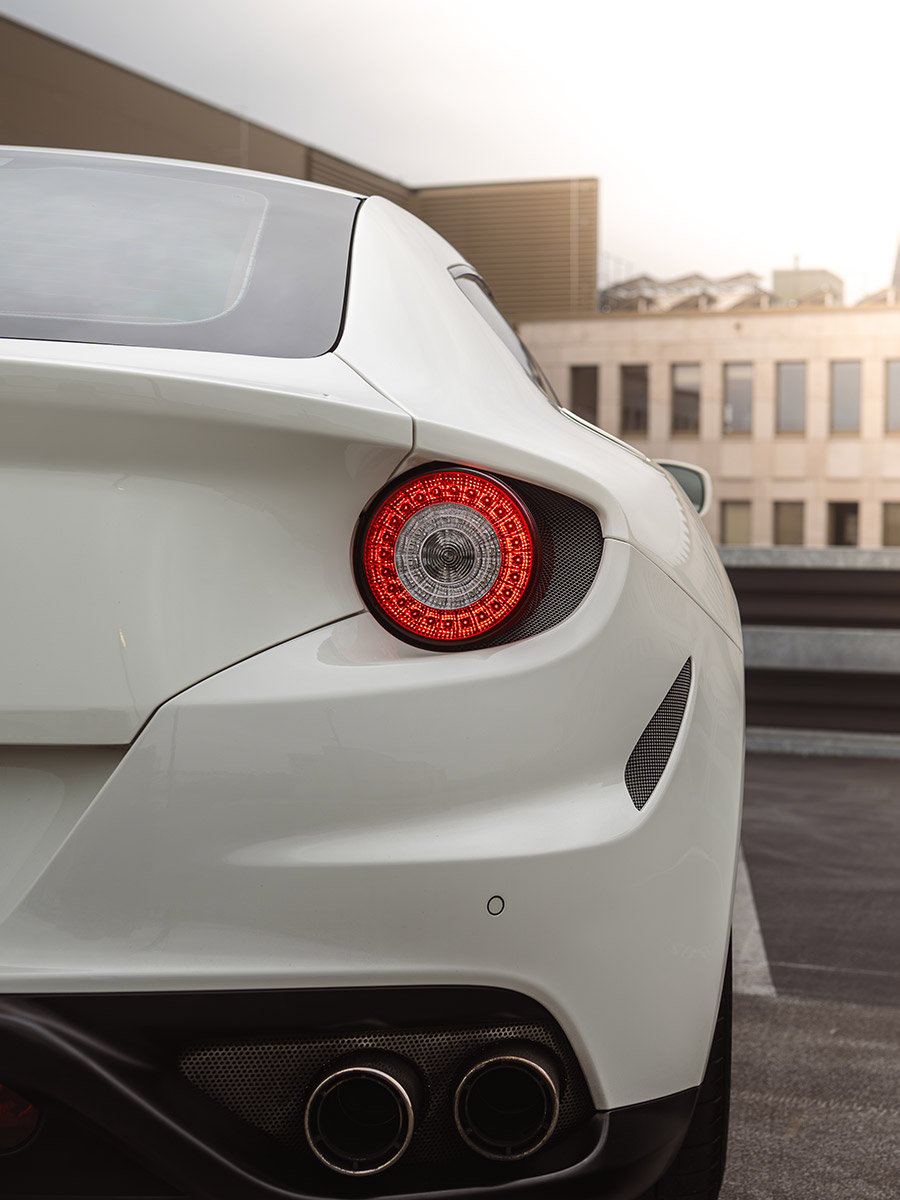 ferrari-ff-hs86ff1-900x1200-web-04
