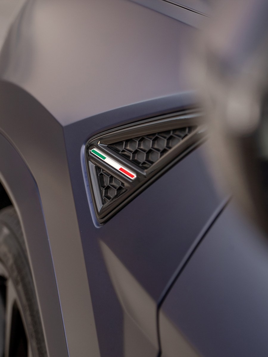 lamborghini-urus-hs47p49-900x1200-02