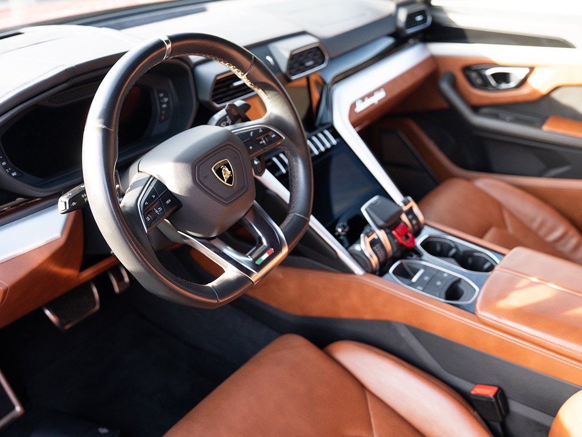 lamborghini-urus-hs61a92-1200x900-web-02