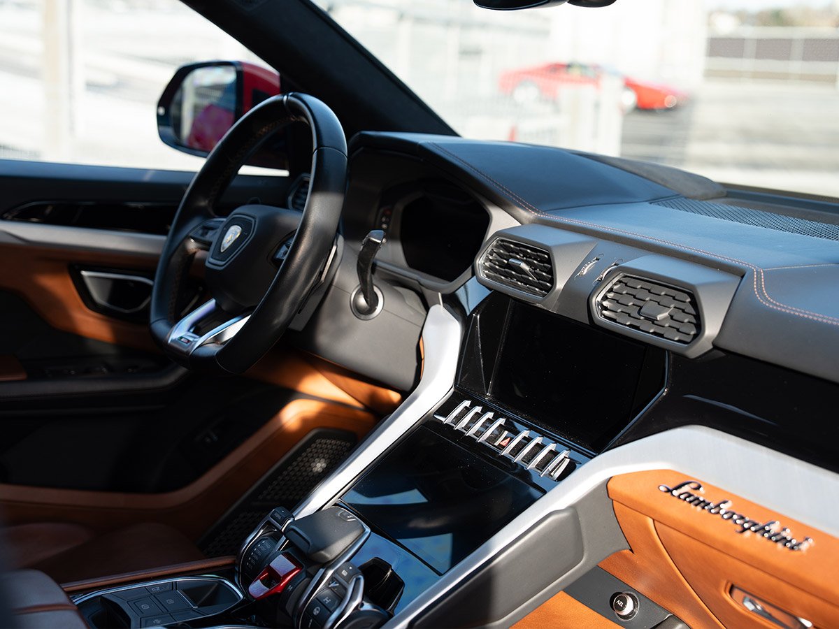 lamborghini-urus-hs61a92-1200x900-web-04