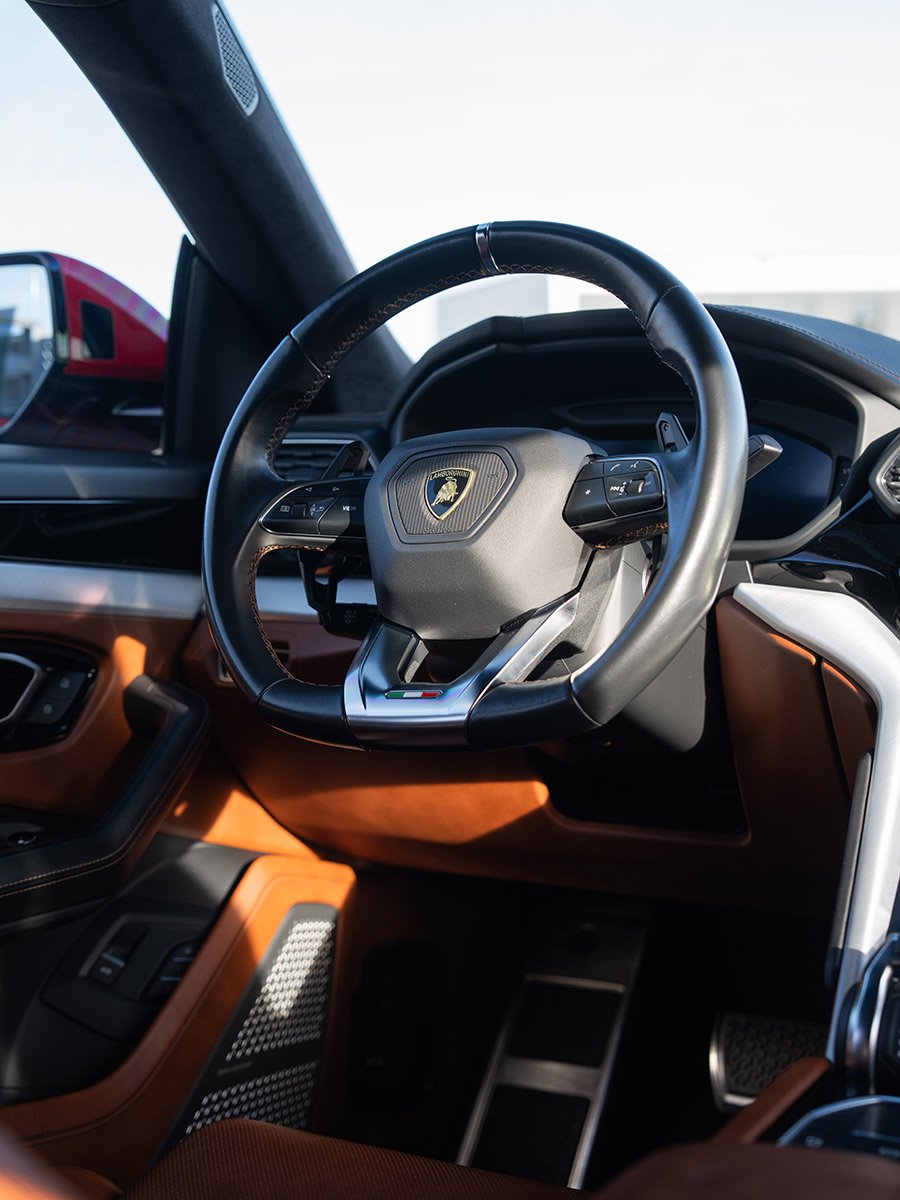 lamborghini-urus-hs61a92-900x1200-web-04