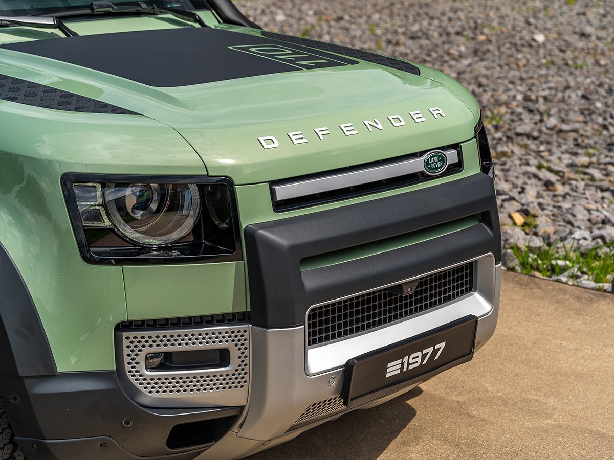 land-rover-defender-110-75th-limited-edition-hs15fp3-1200x900-04
