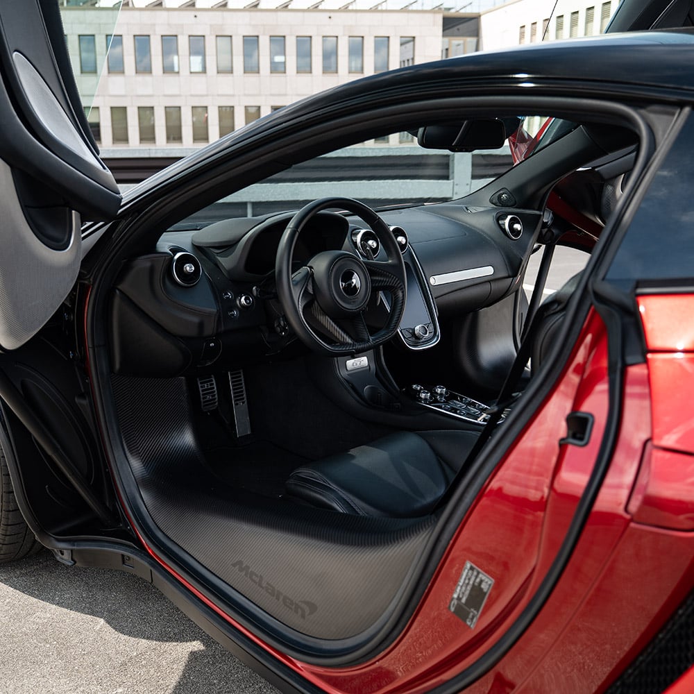 mclaren-gt-hs4978b-1000x1000-web-04