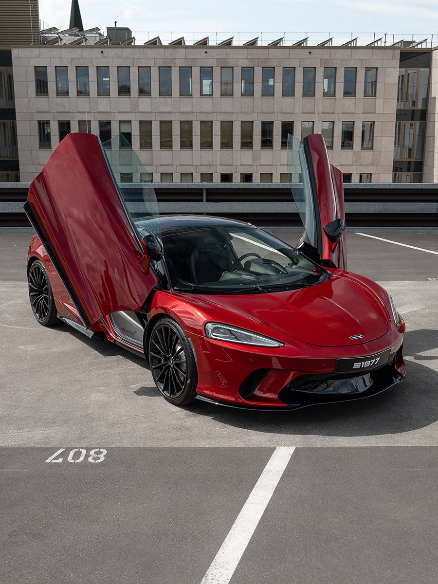 mclaren-gt-hs4978b-900x1200-web-03