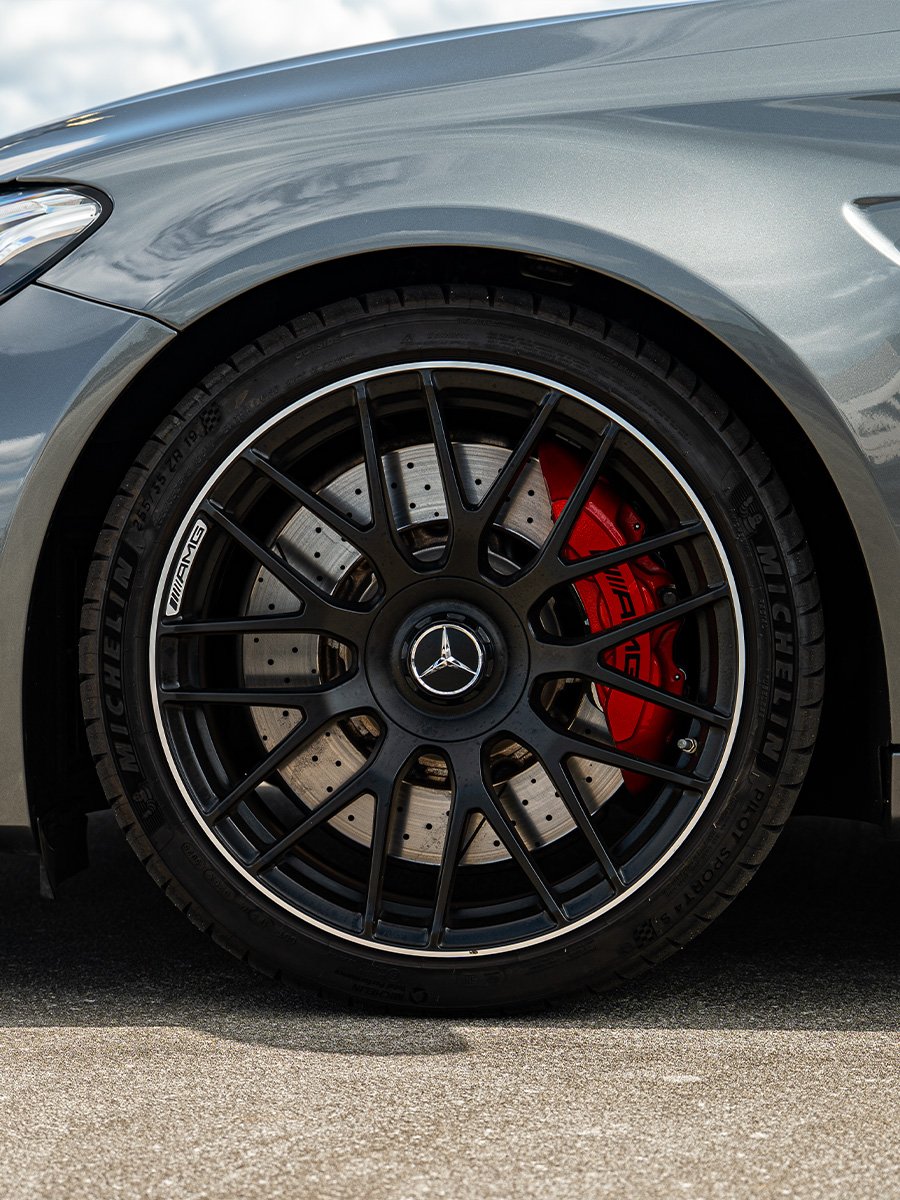 mercedes-amg-c-63s-cabrio-est45x4-900x1200-03