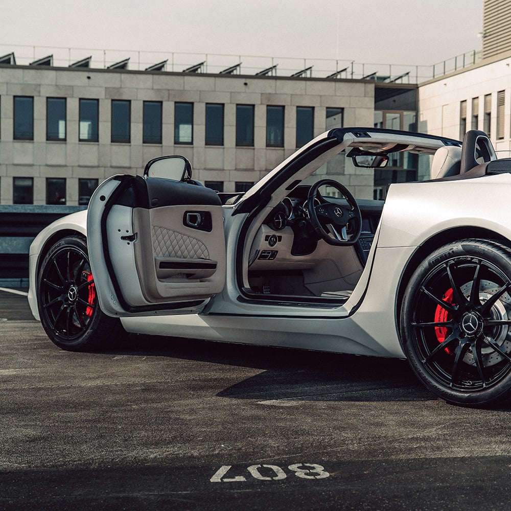 mercedes-benz-sls-amg-roadster-gt-hs761sq-1000x1000-01