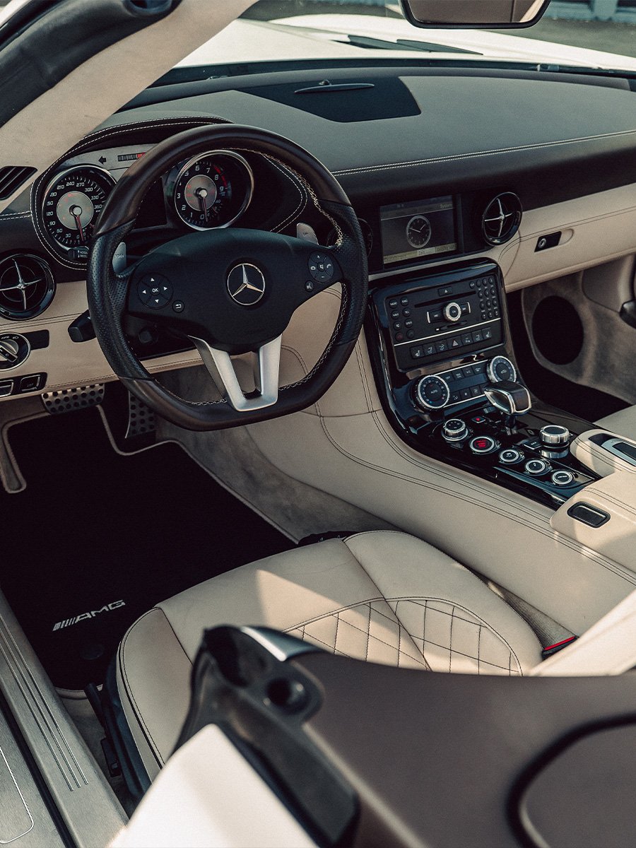 mercedes-benz-sls-amg-roadster-gt-hs761sq-900x1200-03