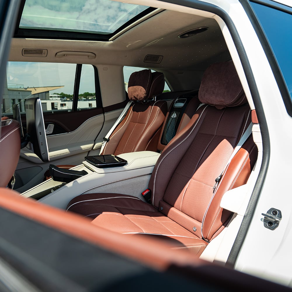 mercedes-maybach-gls-600-brabus-est35u7-1000x1000-12