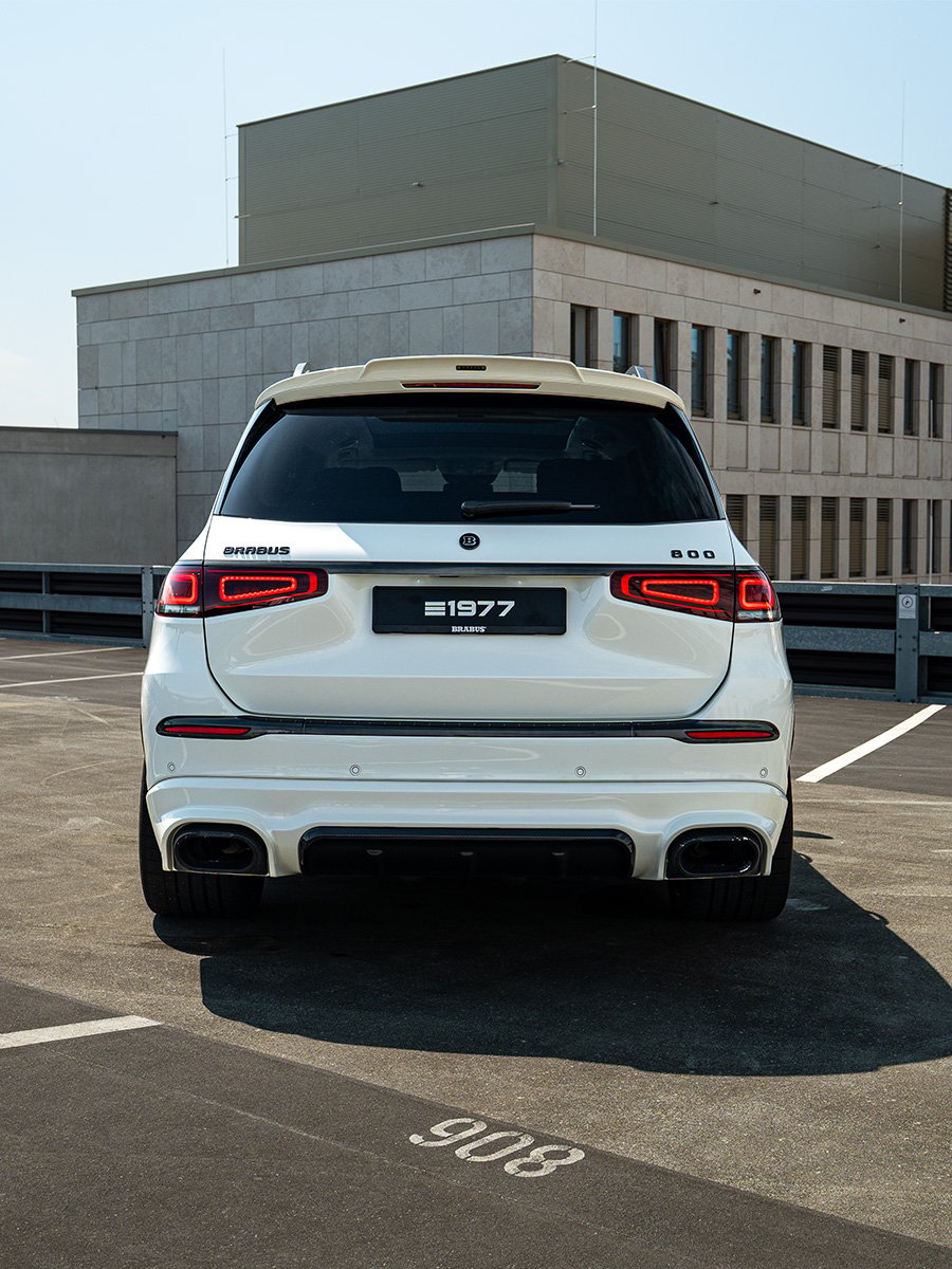 mercedes-maybach-gls-600-brabus-est35u7-900x1200-02