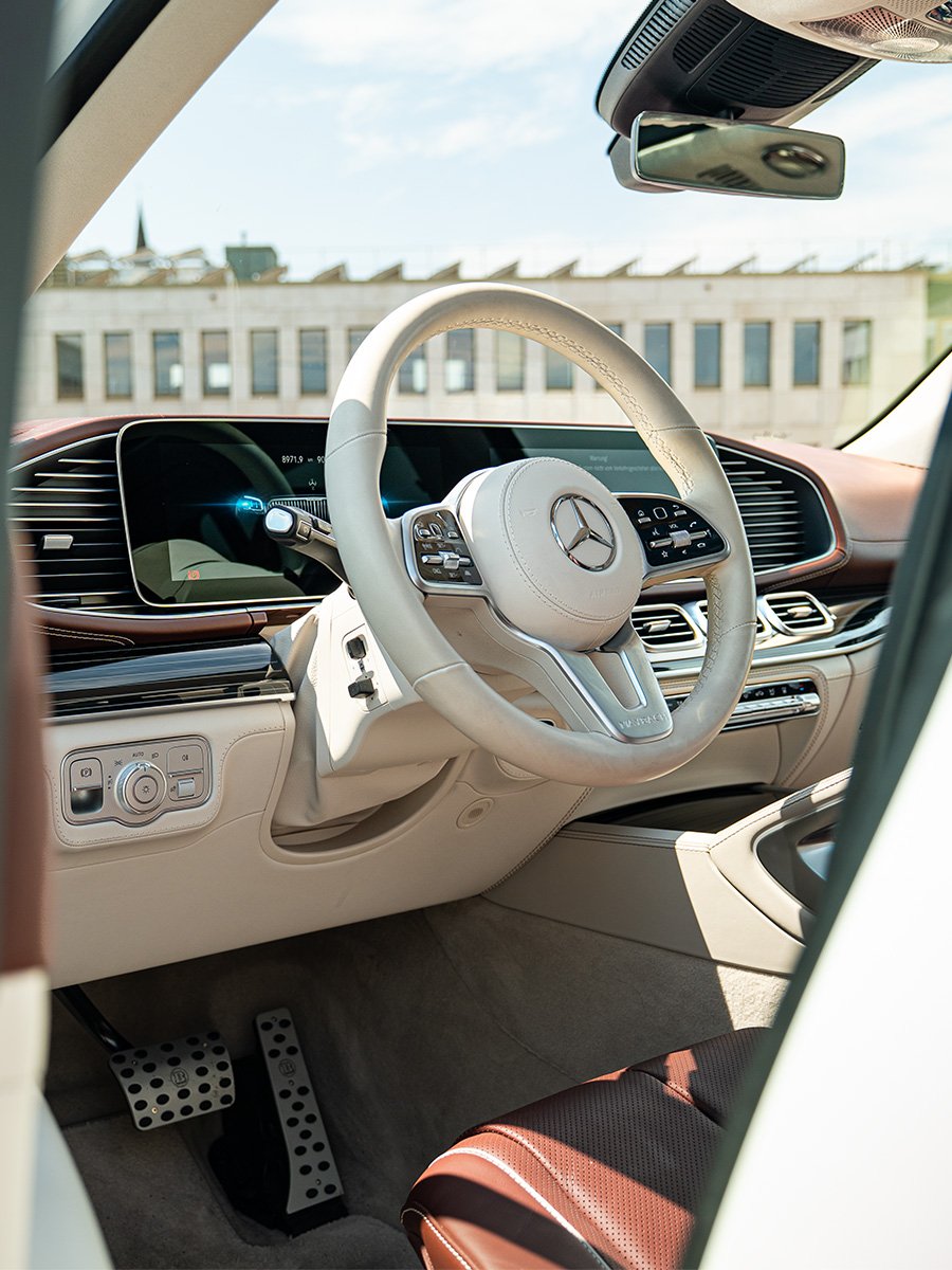 mercedes-maybach-gls-600-brabus-est35u7-900x1200-04
