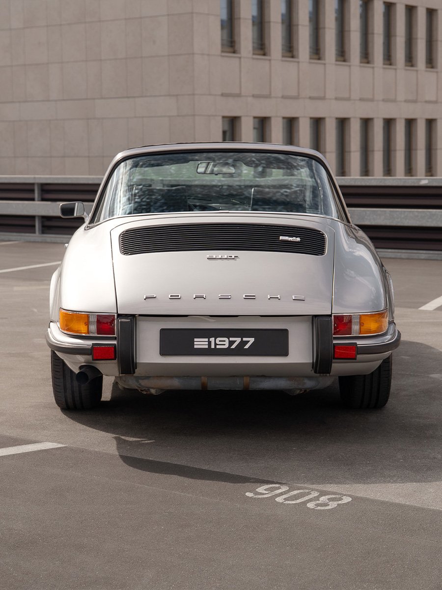 porsche-911-t-targa-est35f2-900x1200-01