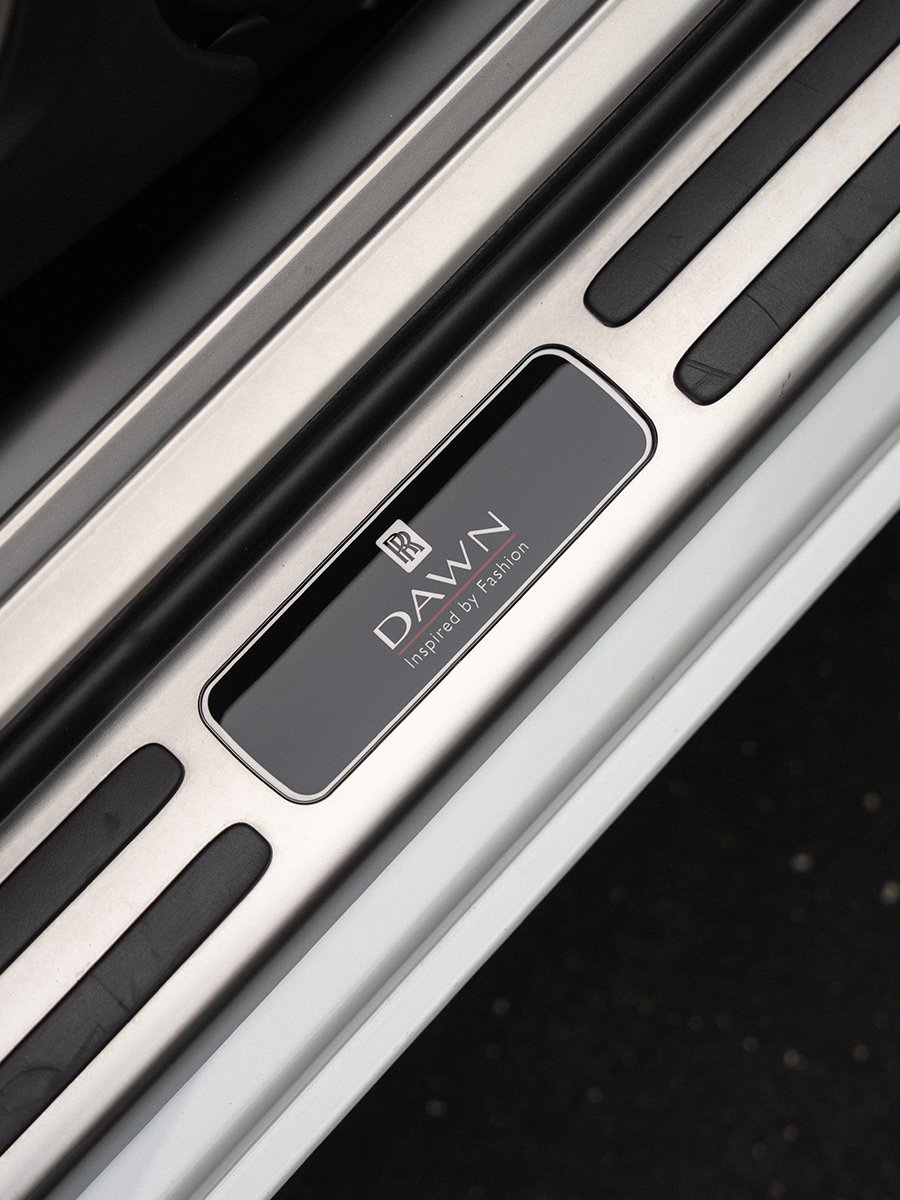 rolls-royce-dawn-cabriolet-hs863rr-900x1200-02