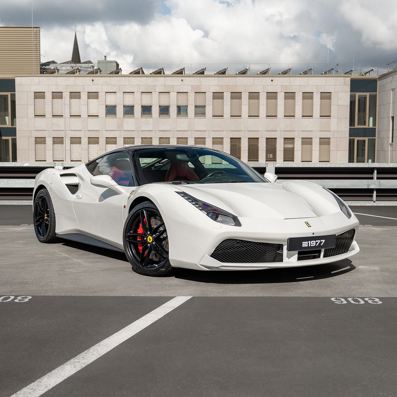 Ferrari 488 GTB kaufen | Bianco Avus, Carbon, 670 PS
