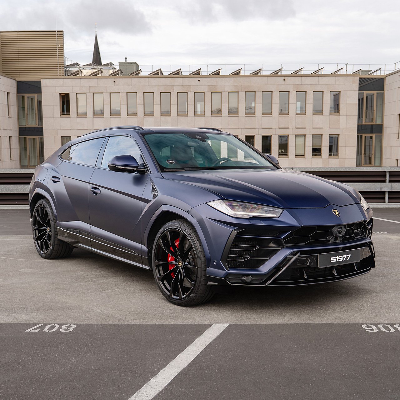 Lamborghini Urus kaufen | Blu Astraeus, Akrapovič, B&O