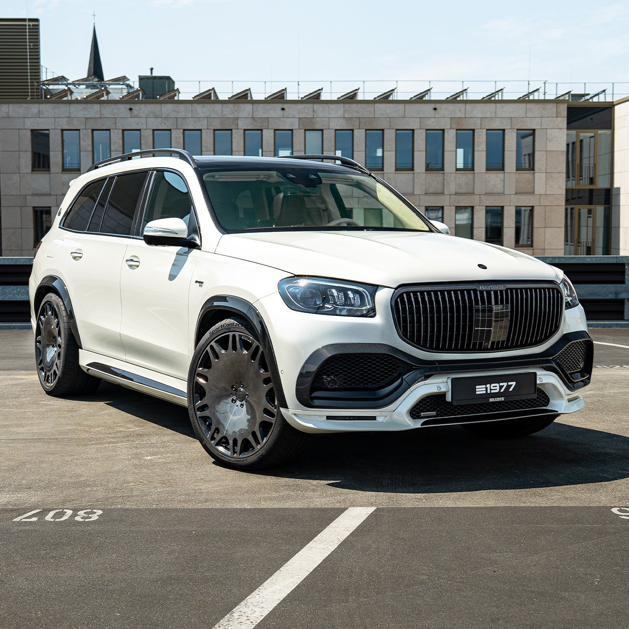 Mercedes-Maybach GLS 600 BRABUS B800 in weiß mit Bi-Color Interieur in braun und beige
