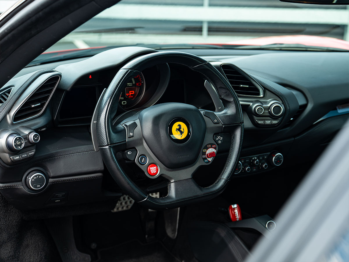 Ferrari 488 GTB Interieur Thumb