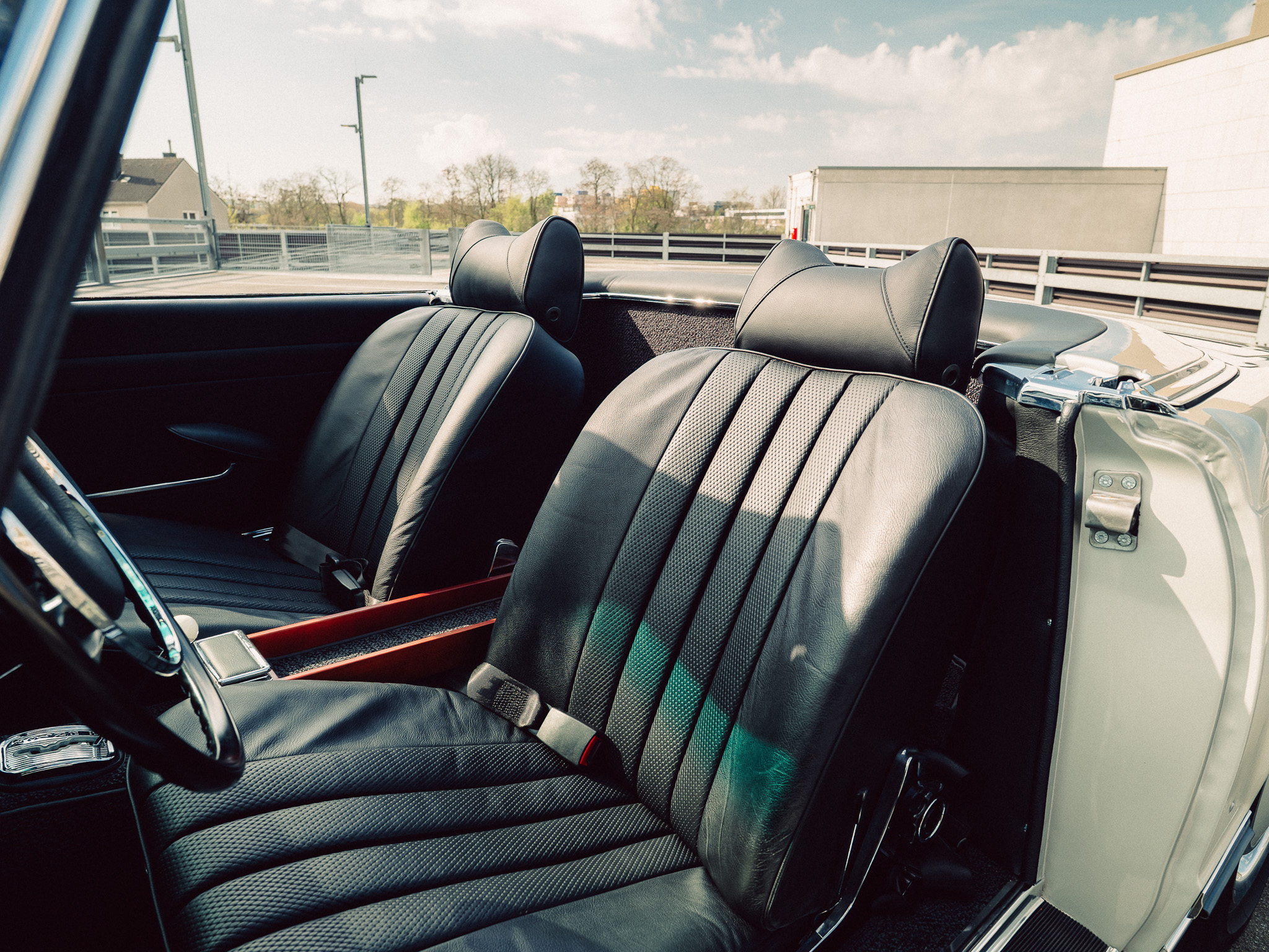 Mercedes-Benz 280 SL Pagode Interieur Thumb
