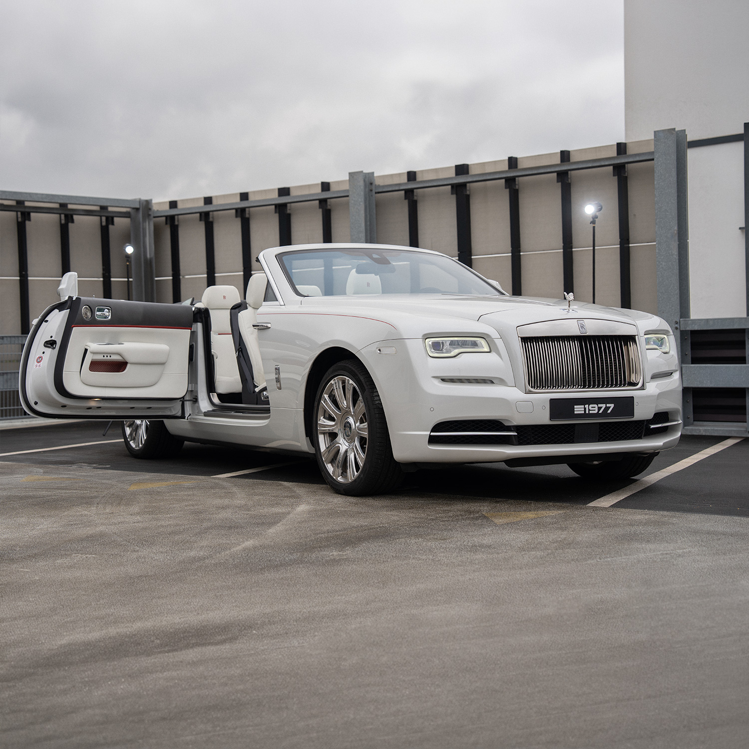 teaser-cars-rolls-royce-dawn-cabriolet-1200x1200