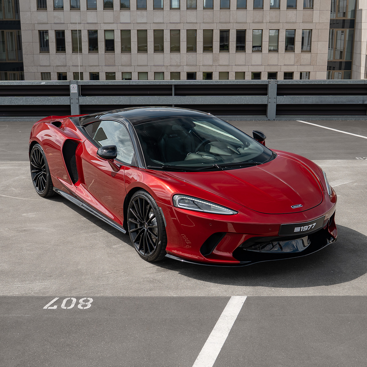 McLaren GT (HS4987B)