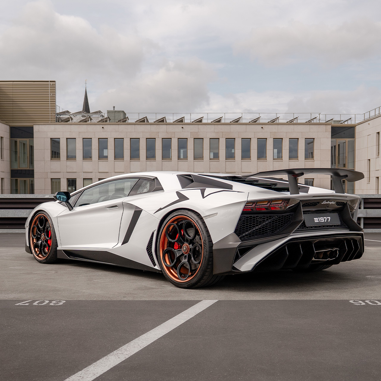 Lamborghini Aventador SV LP750-4 1 of 600 (HS25G17) image